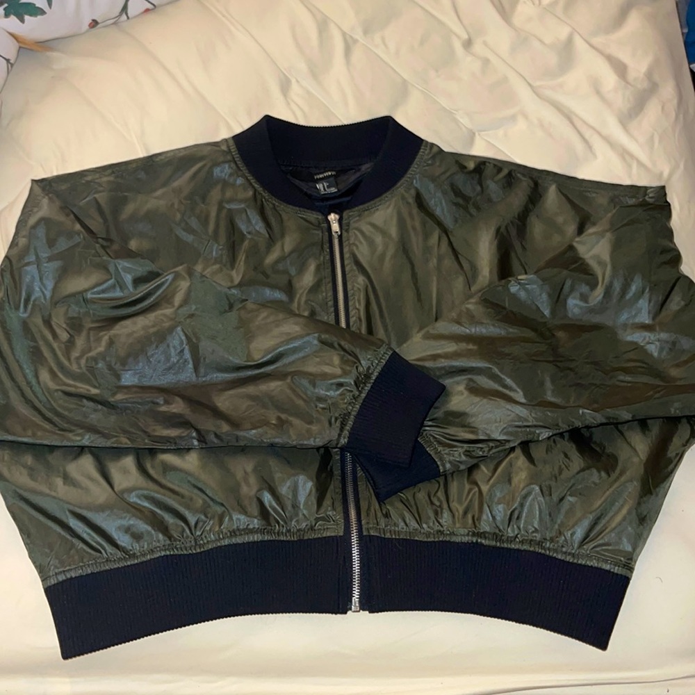 Gorgeous army green bomber jacket